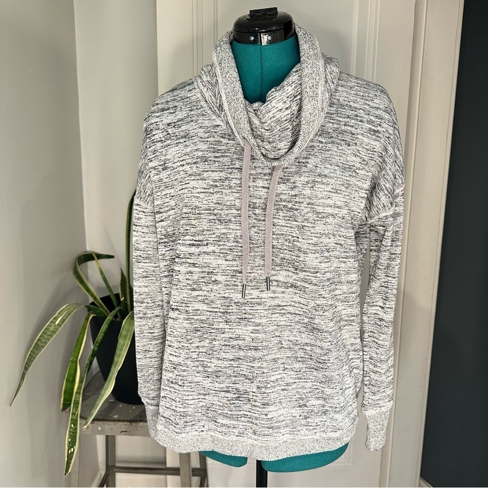 Athleta Medium Blissful Sweatshirt Cowl Neck  Heathered Gray Pullover Athleisure